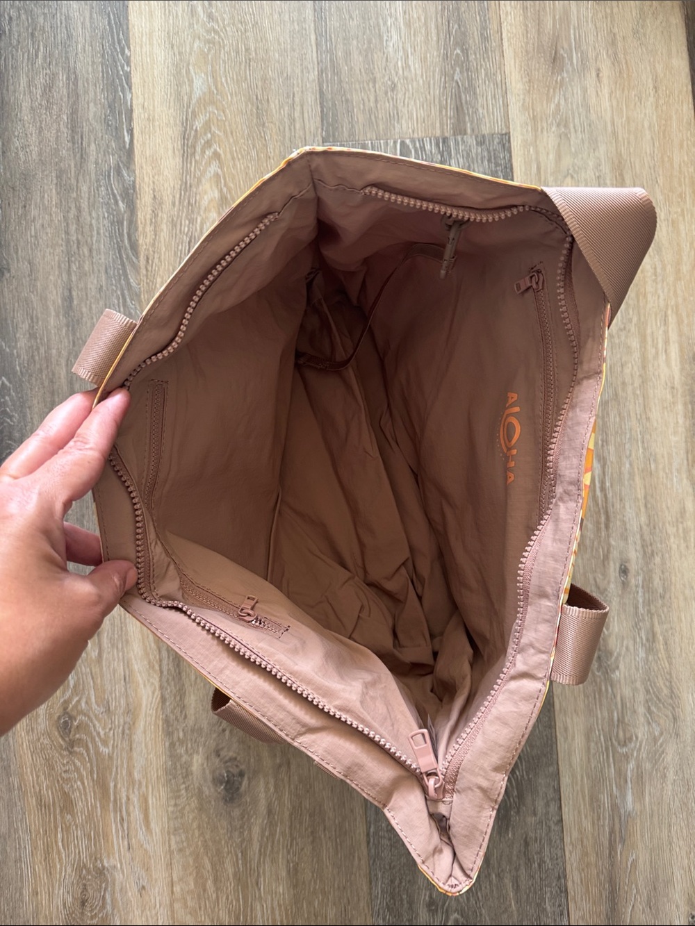 NWOT ALOHA Collection Nylon Tote, Sunrise Shell - Picture 3 of 6